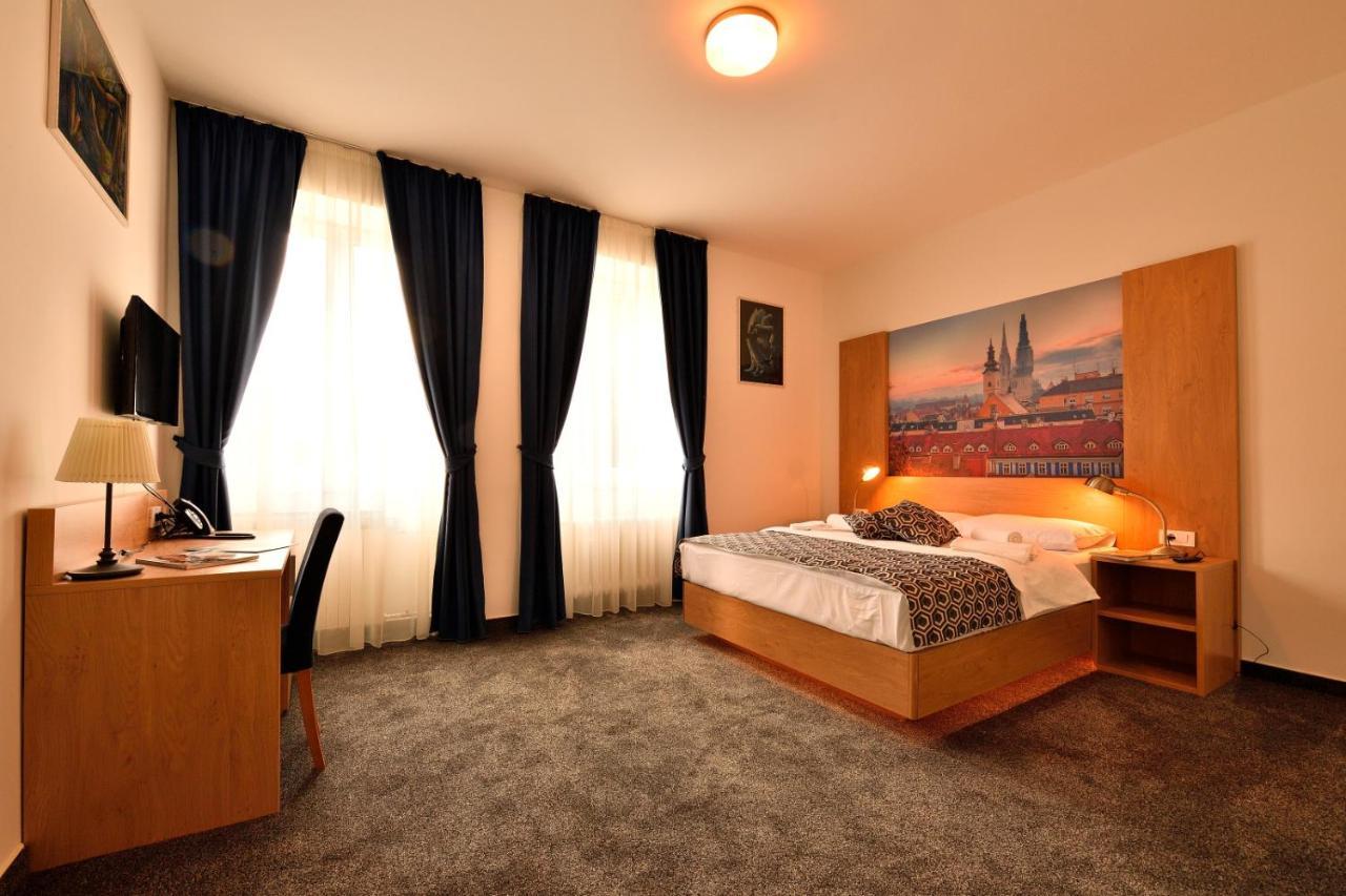 Orient Hotel